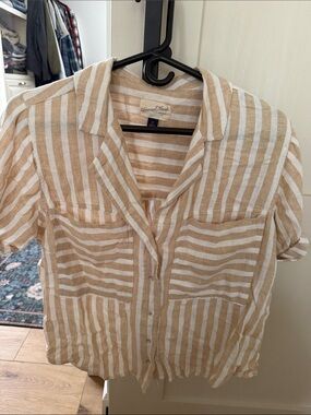 Short sleeve button up